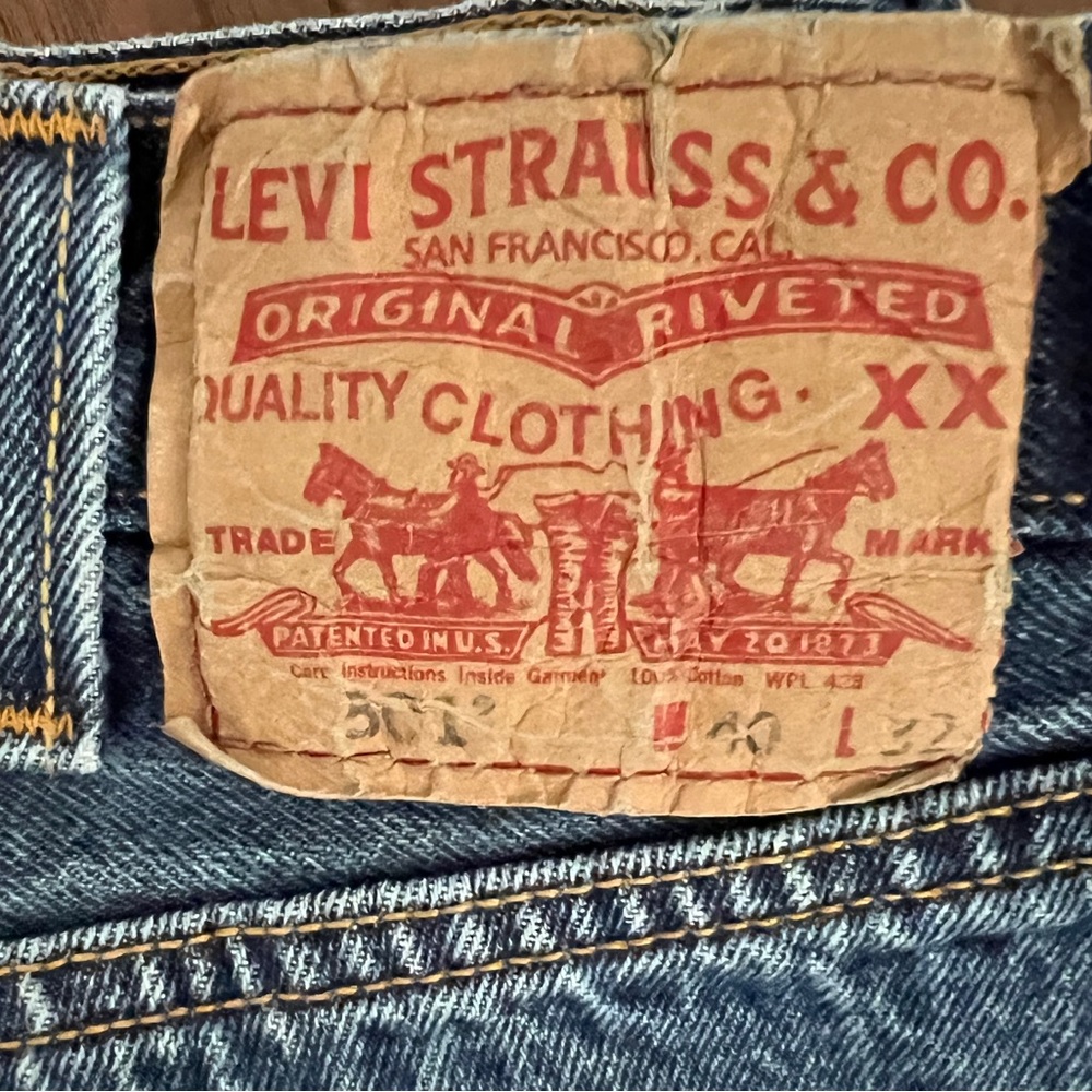 MENS LEVI STRAUSS 501 STRAIGHT LEG BUTTON FLY JEANS SIZE 40W X 32L - Picture 5 of 5